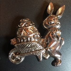 Vintage Easter Bunny brooch / pendant